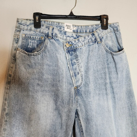 Princess Polly Asymmetrical button fly straight jeans. Women's size 12. - Picture 4 of 15